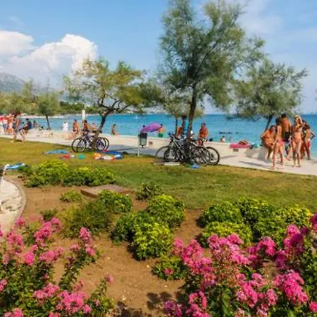 New David, Wi-fi, Iptv, 5 Bedrooms, 4 Bathrooms Kaštela