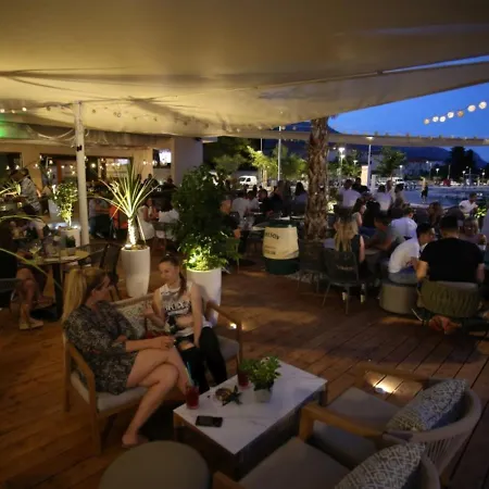 New David, Wi-fi, Iptv, 5 Bedrooms, 4 Bathrooms Kastela