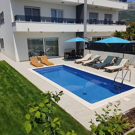 New David, Wi-fi, Iptv, 5 Bedrooms, 4 Bathrooms * Kastela