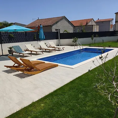 Villa New David, Wi-fi, Iptv, 5 Bedrooms, 4 Bathrooms *