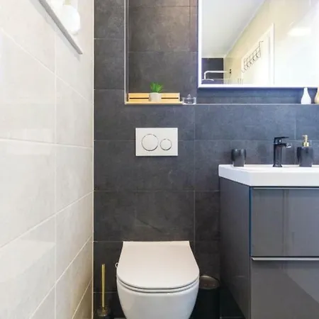 New David, Wi-fi, Iptv, 5 Bedrooms, 4 Bathrooms * Kastela