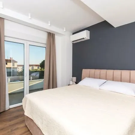 New David, Wi-fi, Iptv, 5 Bedrooms, 4 Bathrooms Villa