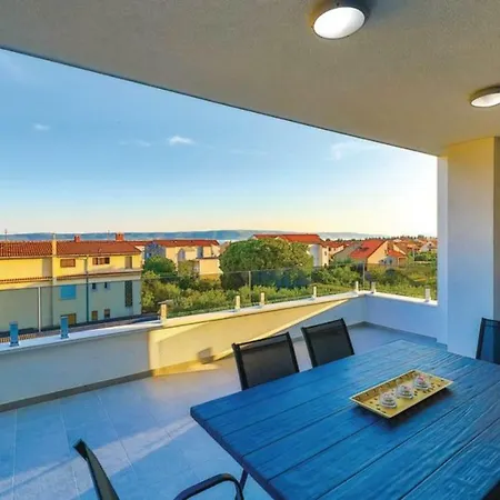 Vila New David, Wi-fi, Iptv, 5 Bedrooms, 4 Bathrooms Kastela