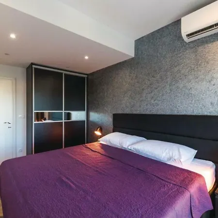 New David, Wi-fi, Iptv, 5 Bedrooms, 4 Bathrooms Kastela