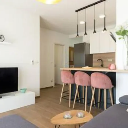 New David, Wi-fi, Iptv, 5 Bedrooms, 4 Bathrooms Vila