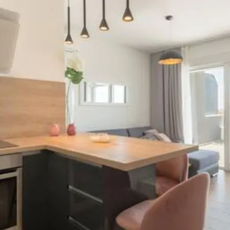 Villa New David, Wi-fi, Iptv, 5 Bedrooms, 4 Bathrooms *