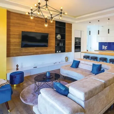 Villa New David, Wi-fi, Iptv, 5 Bedrooms, 4 Bathrooms Kastela